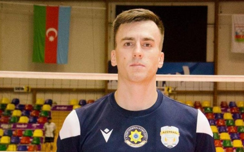 Azərreyl voleybolçusu ilə müqavilə müddətini uzadıb