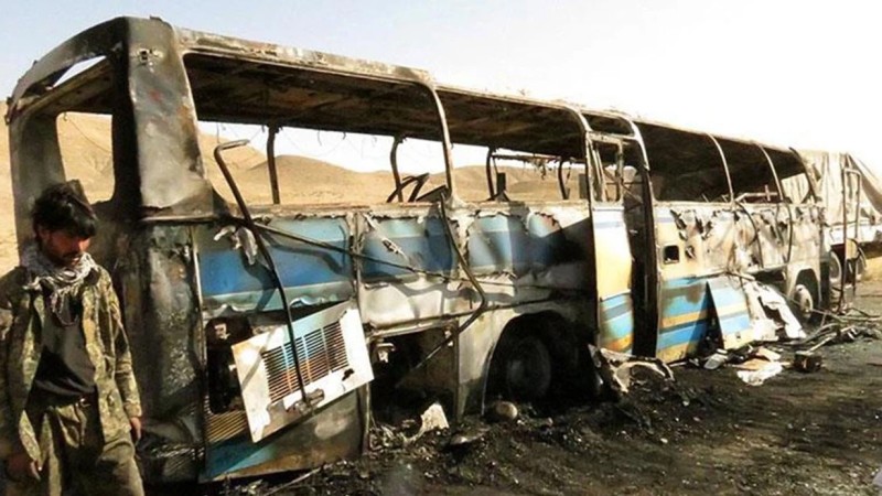Miqrantları daşıyan avtobus YANDI: ÖLƏNLƏR VAR