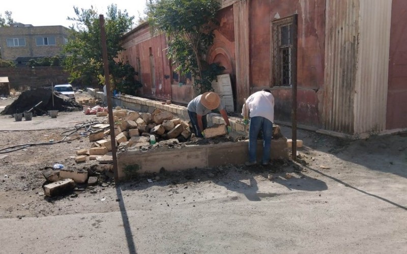 Gəncə Dövlət Filarmoniyasının ərazisində qanunsuz tikinti işlərinin qarşısı alınıb