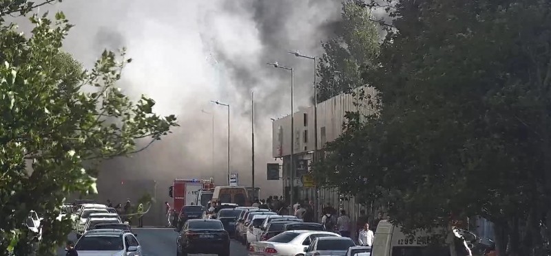 Bakıda tullantılar yığılan sahədə baş verən yanğın söndürülüb - YENİLƏNİB
