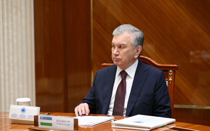 Mirziyoyev İlham Əliyevi təbrik etdi