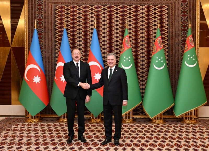 İlham Əliyevin Qurbanqulu Berdiməhəmmədov ilə təkbətək görüşü başlayıb 