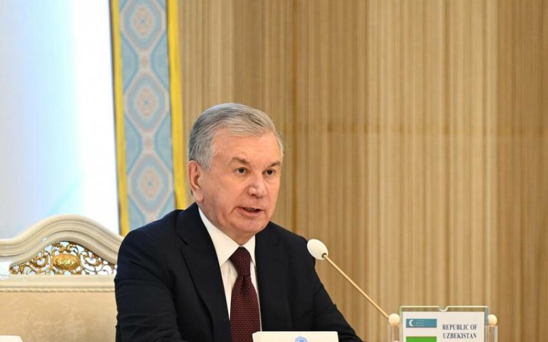 Mirziyoyev: Nəqliyyat dəhlizlərinin inkişafı biznes üçün əlverişli şərait yaradacaq