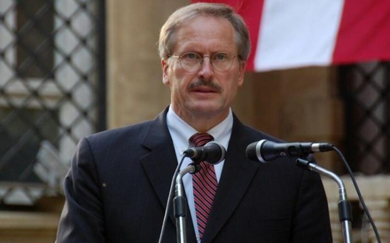 Amerikalı diplomat: İrəvanı Moskva asılılığından Bakı qurtaracaq