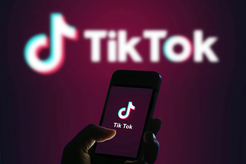 “TikTok” Böyük Britaniyada yüzlərlə iş yerini ixtisar edə bilər