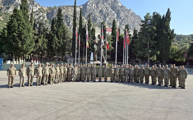 Hərbi qulluqçularımız Türkiyədə keçirilən komando kursunda iştirak edirlər