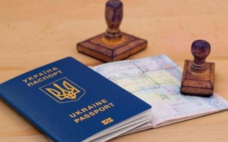 Ukrayna hökuməti 22 yaşadək kişilərin ölkədən çıxışına icazə verdi