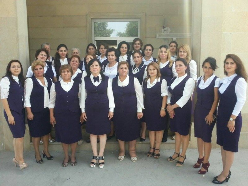 Deputat narazıdır: Müəllimləri vahid geyim formasına məcbur etmək...