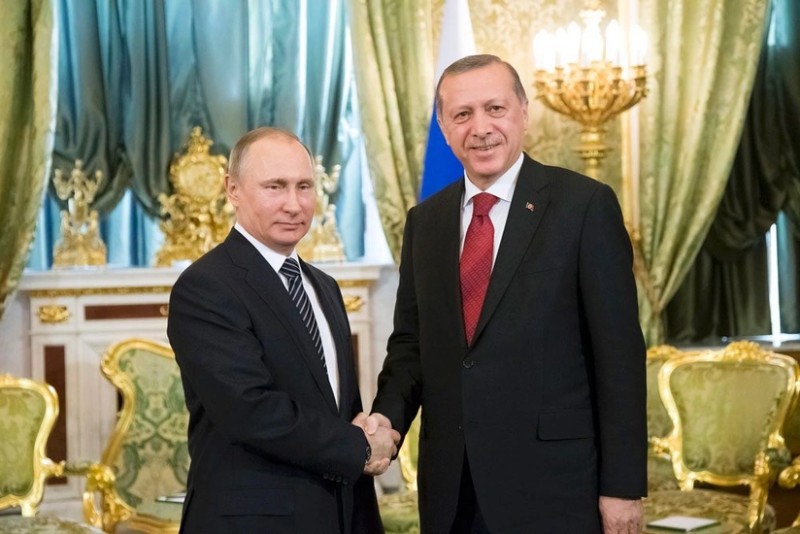 Putin-Ərdoğan görüşü başladı