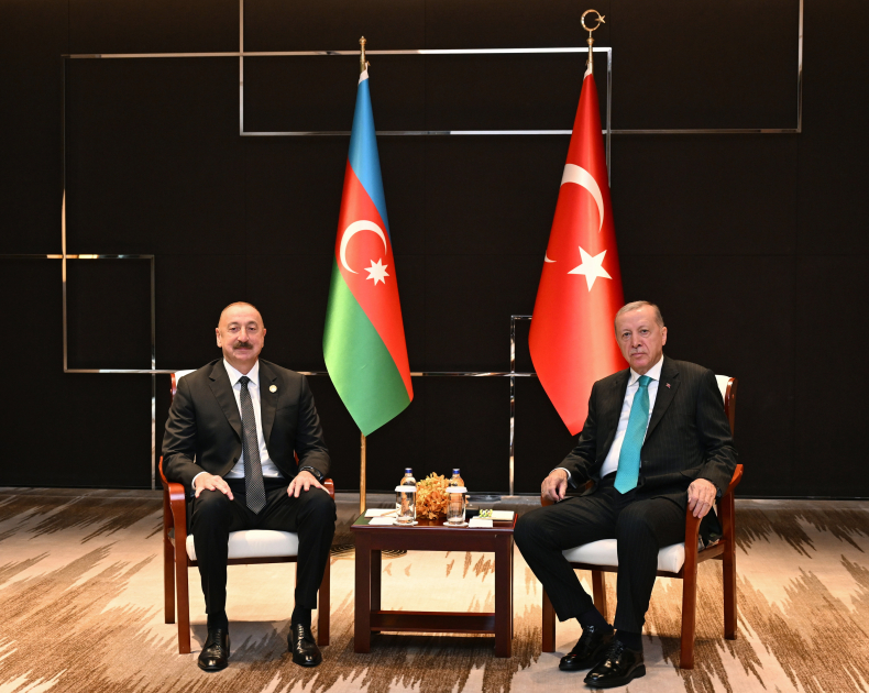 İlham Əliyevlə Rəcəb Tayyib Ərdoğan Tiencində bir araya gəldi -FOTOLAR - YENİLƏNİB