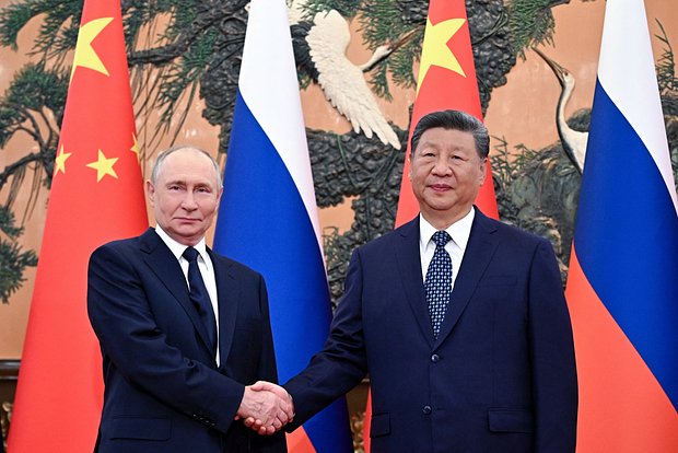 Putin və Si Cinpin 20-dən çox sənəd imzalayıb
