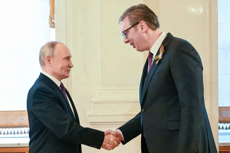 Putin Vuçiçlə görüşdü