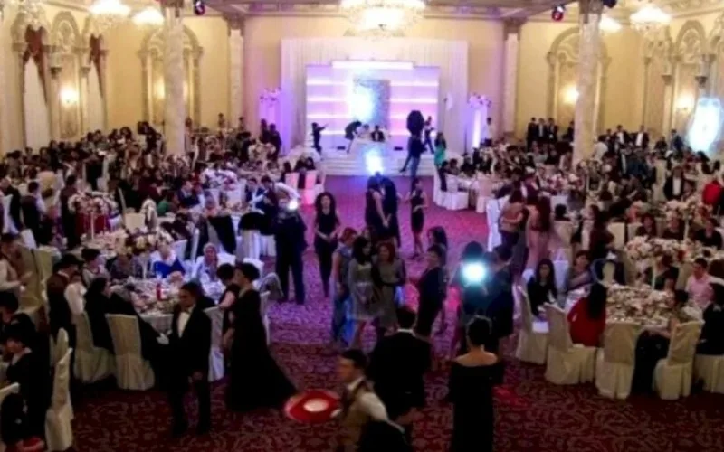 Bakıda toyda rəqs edən kişi öldü