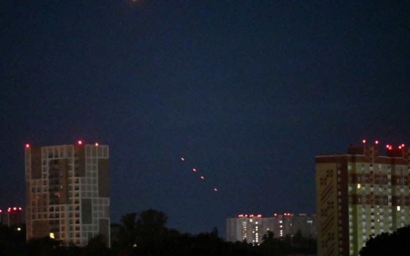 Kiyevdə hökumət binası vuruldu: ölənlər var