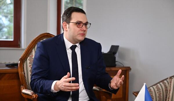 Putin qadınlara hücum edən qorxaqdır - Lipavski