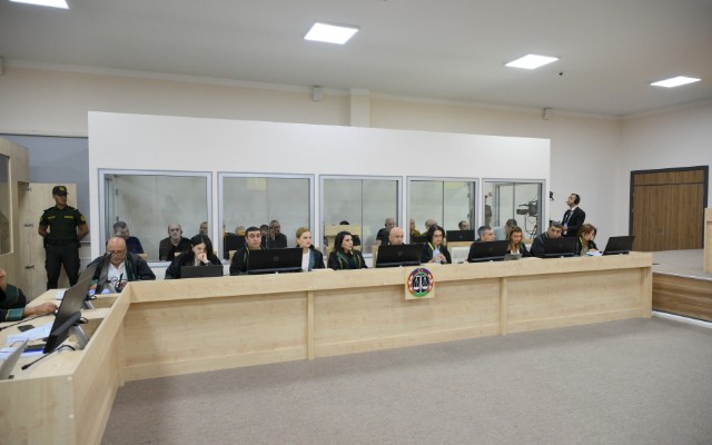 MƏHKƏMƏ: Yevlax-Laçın yolunda avtobusun partladılması ilə bağlı sənədlər araşdırıldı 