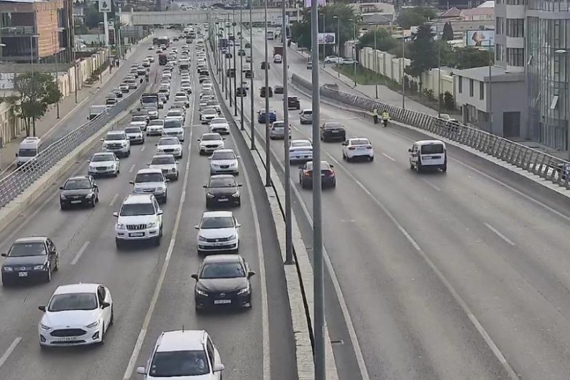 SÜRÜCÜLƏRİN NƏZƏRİNƏ: Bu yollarda tıxac var - SİYAHI