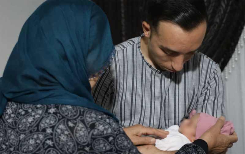Yeni doğulan uşağın yerinə başqasını verdilər - “Bu, bizə bənzəmir”
