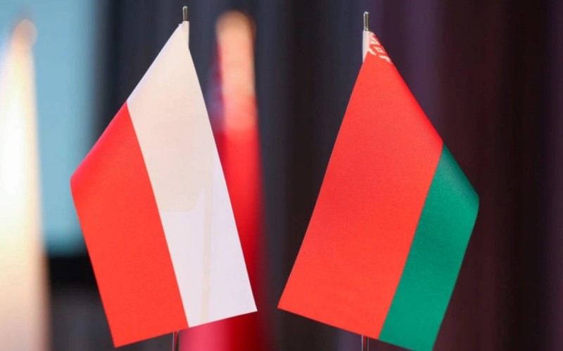 Polşa belaruslu diplomatı ölkədən xaric edəcək