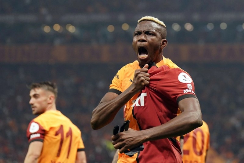 Qalatasaray Osimhen ilə bağlı açıqlama yaydı