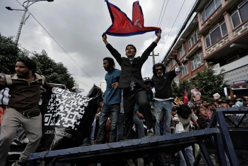 Nepal ordusunun komandanı etirazçılara müraciət edəcək