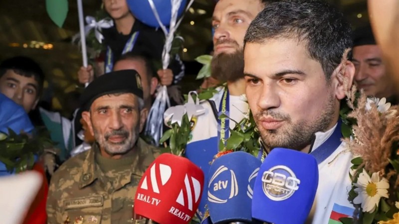 Millimizin baş məşqçisinə cinayət işi açılıb: Gömrük Komitəsini ittiham etdi