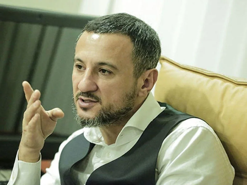 "Ağadadaş bayağı oxuyan olub, Niyaməddin Musayevi efirə buraxmırdılar"