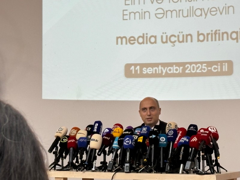 Nazirdən vahid müəllim forması ilə bağlı AÇIQLAMA