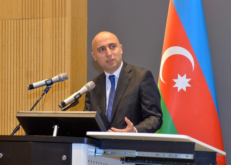 Nazir: “Ətrafımda qeyri-qanuni diplomu olan kifayət qədər adam var”