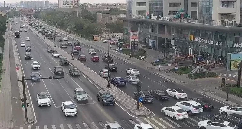 Bakının tıxaclı yolları - SİYAHI