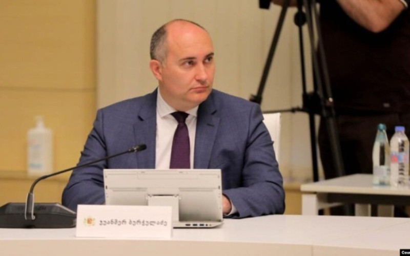 Gürcüstanın sabiq müdafiə naziri ilə bağlı həbs qərarı verildi