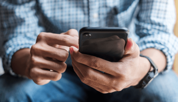 Mobil telefon işlədənlərə pis xəbər - Bu sözlər avtomatik dinləməni işə salır