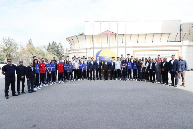 Federasiya prezidenti III MDB Oyunların iştirak edəcək voleybolçularla görüşüb