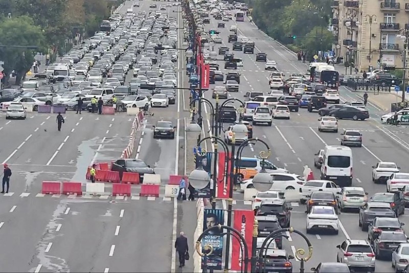 SÜRÜCÜLƏRİN NƏZƏRİNƏ: Bu yollarda tıxac var - SİYAHI