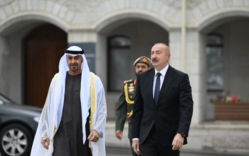 İlham Əliyev BƏƏ prezidenti ilə görüşünə aid videoçarx PAYLAŞDI
