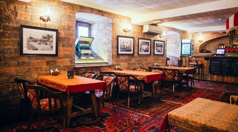 Müqəddəs adların verildiyi kafe-restoranlar: Qanunvericiliyə müəyyən dəyişiklik edilə bilər