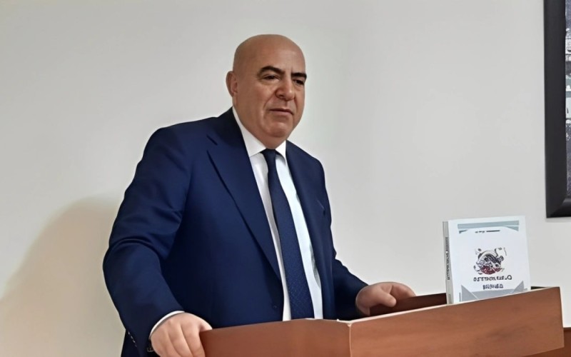 Azərbaycanlı professorun ölkədən çıxışına stop qoyuldu