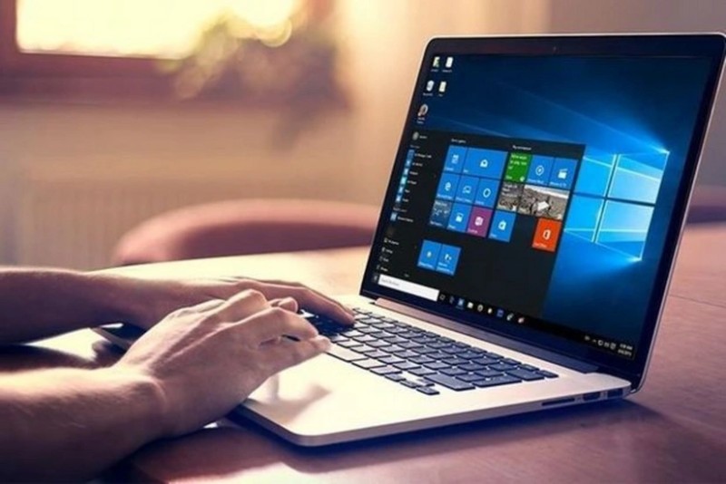 Elm və Təhsil Nazirliyi 40 milyon manatlıq kompüter alır