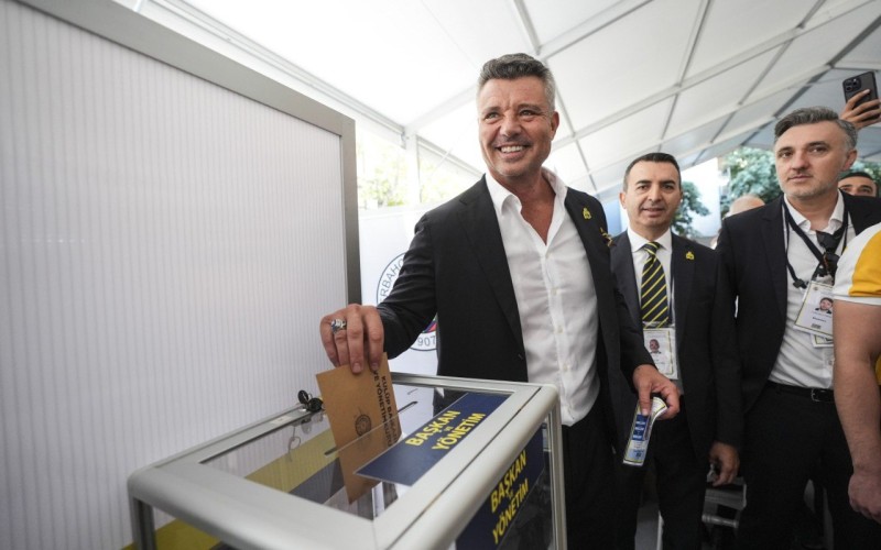 “Fənərbaxça”nın yeni prezidenti o oldu - Ali Koç getdi