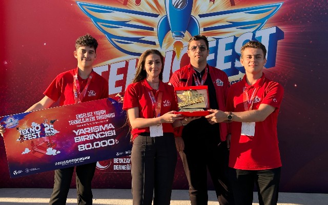 BDU-nun komandası “TEKNOFEST-2025”də tarixi uğura imza atdı - FOTOLAR