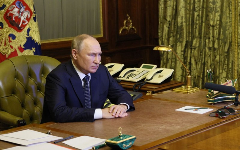 Putin Təhlükəsizlik Şurasını topladı