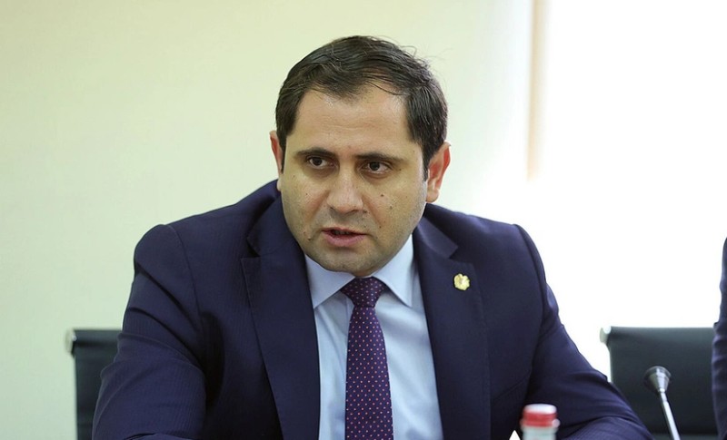Papikyan: “Ermənistan həm Fransadan, həm də ABŞ-dən yardım alır”