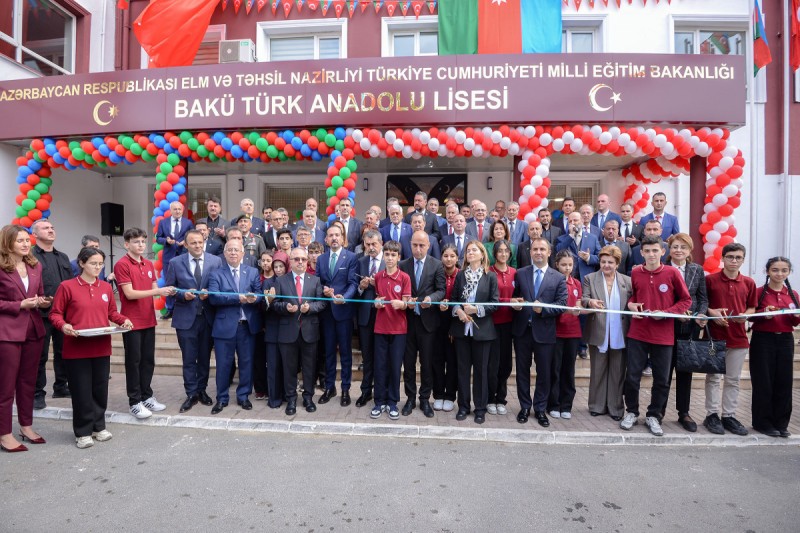Bakı Türk Anadolu Liseyi yeni binaya köçdü - FOTO