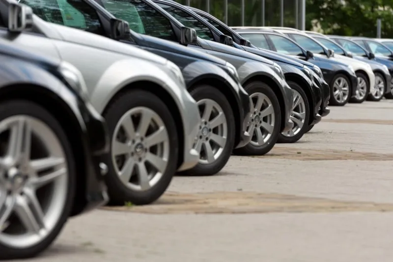 Azərbaycanın Gürcüstandan avtomobil alışına çəkdiyi xərc 18 % azalıb