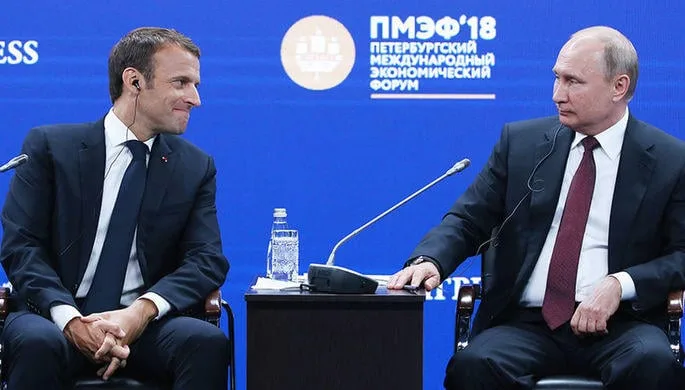 Makron Rusiya təyyarələrinin vurulmasına QARŞI ÇIXDI