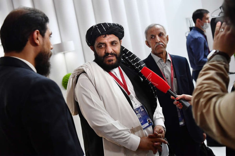 Taliban qadınların kişi diş həkimlərinə getməsini qadağan etdi