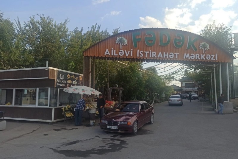 Vəhşi heyvan və quşların saxlanıldığı məşhur restoranlarda monitorinq keçirilib