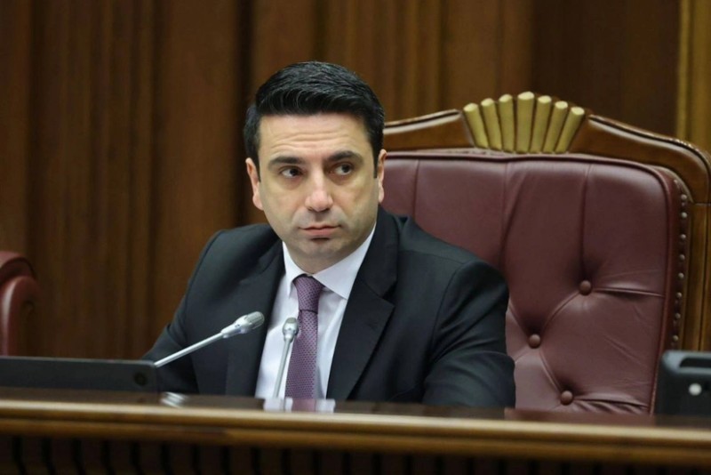 Simonyan: Ermənistan hərbi xərclərdə Azərbaycanla rəqabət apara bilməz