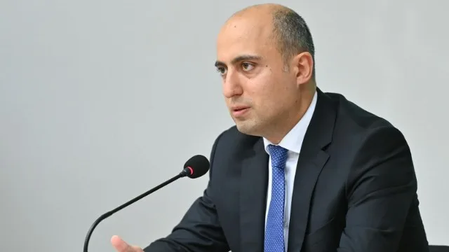 "Təhsil müəssisələrində pul yığılması ilə bağlı tədbirlər görülür" - Nazir