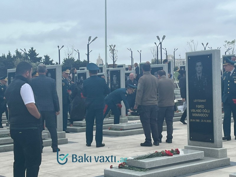 DSX Komandanı II Fəxri xiyabanda